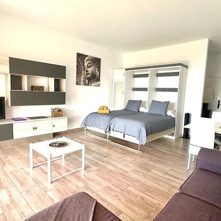 Ikarus Apartment *